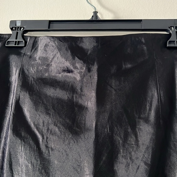 Aritzia Babaton black satin midi skirt size 14/L/XL NWT - Picture 7 of 9